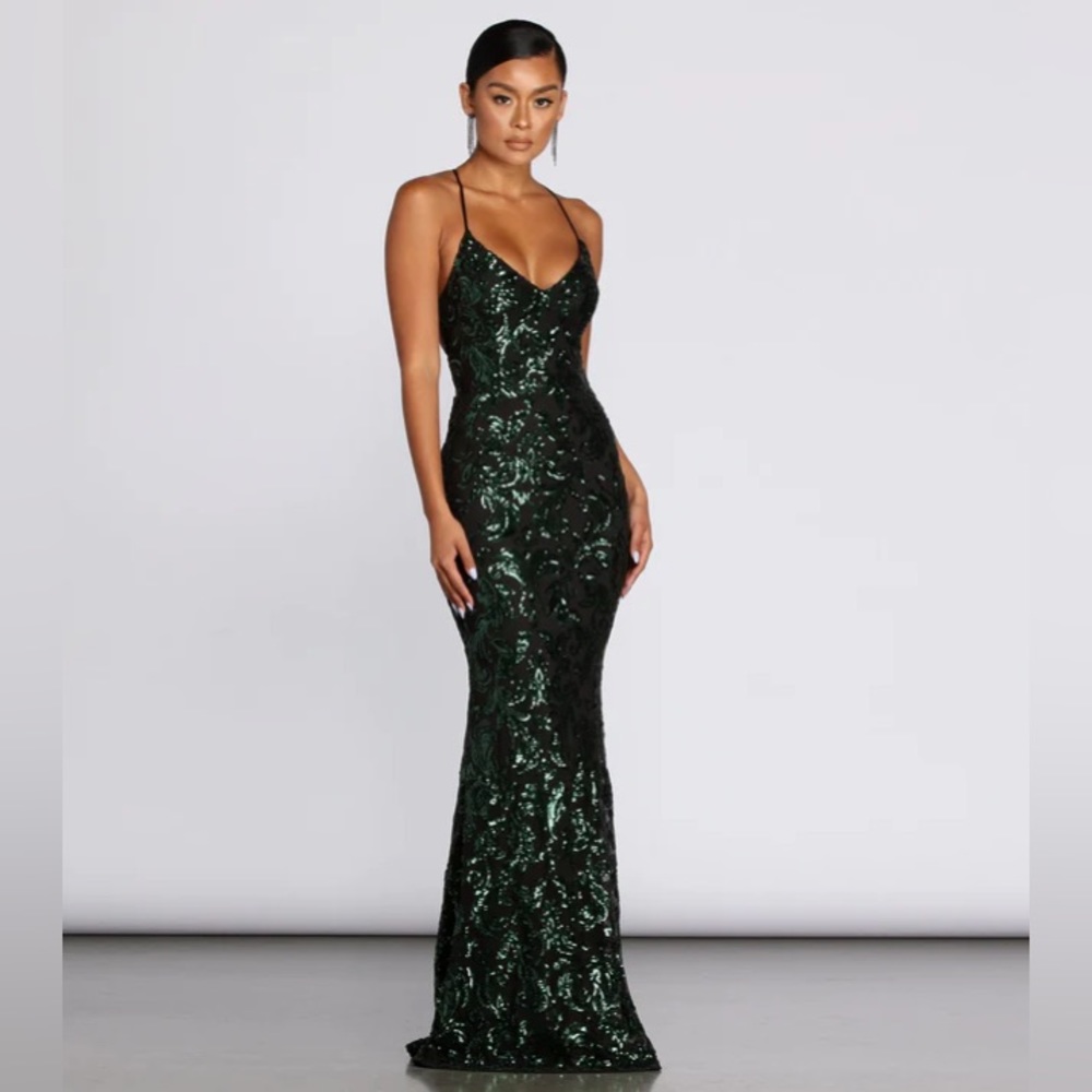 Taisia Formal Sequin Scroll Dress NWT. Never worn but absolutely gorgeous.